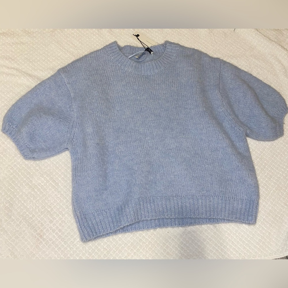 Blue Zara cropped puff sleeve sweater